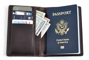 Cartera/Estuche para tarjeta de crédito American Alligator Passport - Nogal