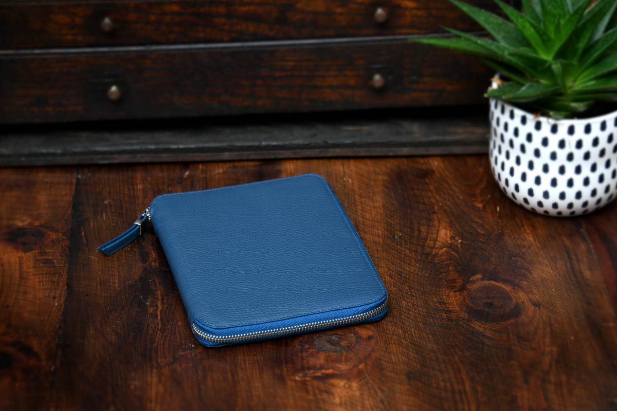 Pebble Calf Leather Medium - Size Zippered Padfolio - Capri Blue - Borlino