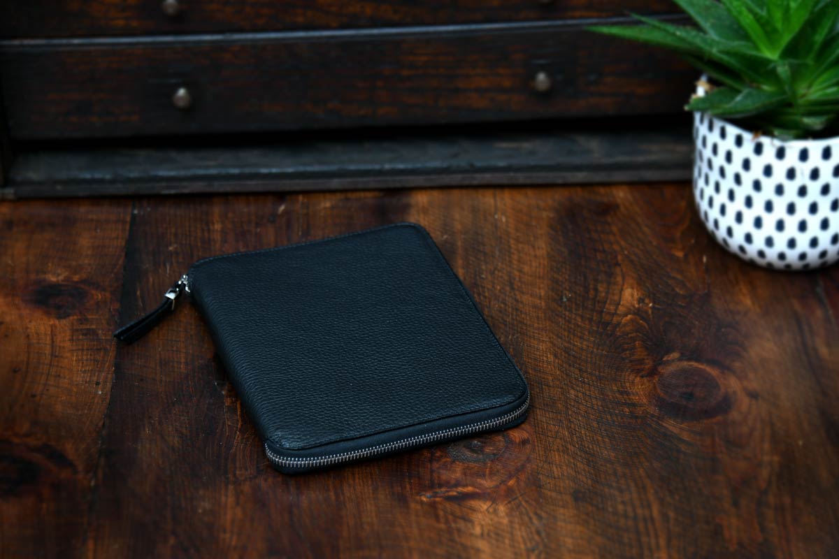 Pebble Calf Leather Medium - Size Zippered Padfolio - Onyx Black - Borlino