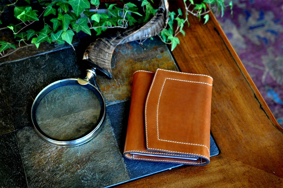 Small Leather Padfolio Journal with Magnetic Closure - Terra - Borlino