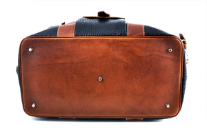 Leather Duffle - Hand-crafted of the finest Italian, vegetable-tanned Buffalo and Vachetta leathers, the Borlino Big Horn bag is great for a weekend getaway. It’s loaded with features and pockets inside and out. Easy to over pack. Borlino Italy. Onyx-Terra Tan.