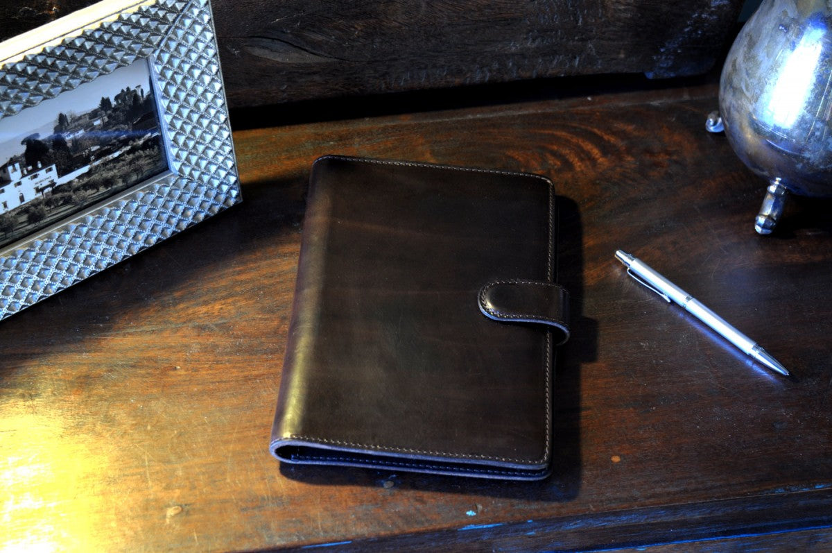 Handmade Corporate Embossed Leather Gifts